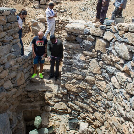 En Fontão está a rematar a construción do pozo que alimentará o sistema de microirrigación.